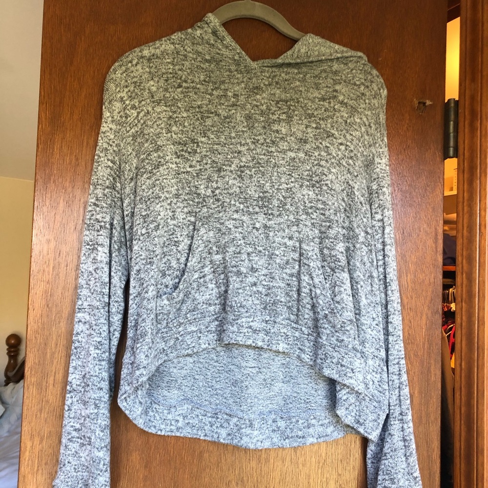 a forever 21 grey cropped small hoodie